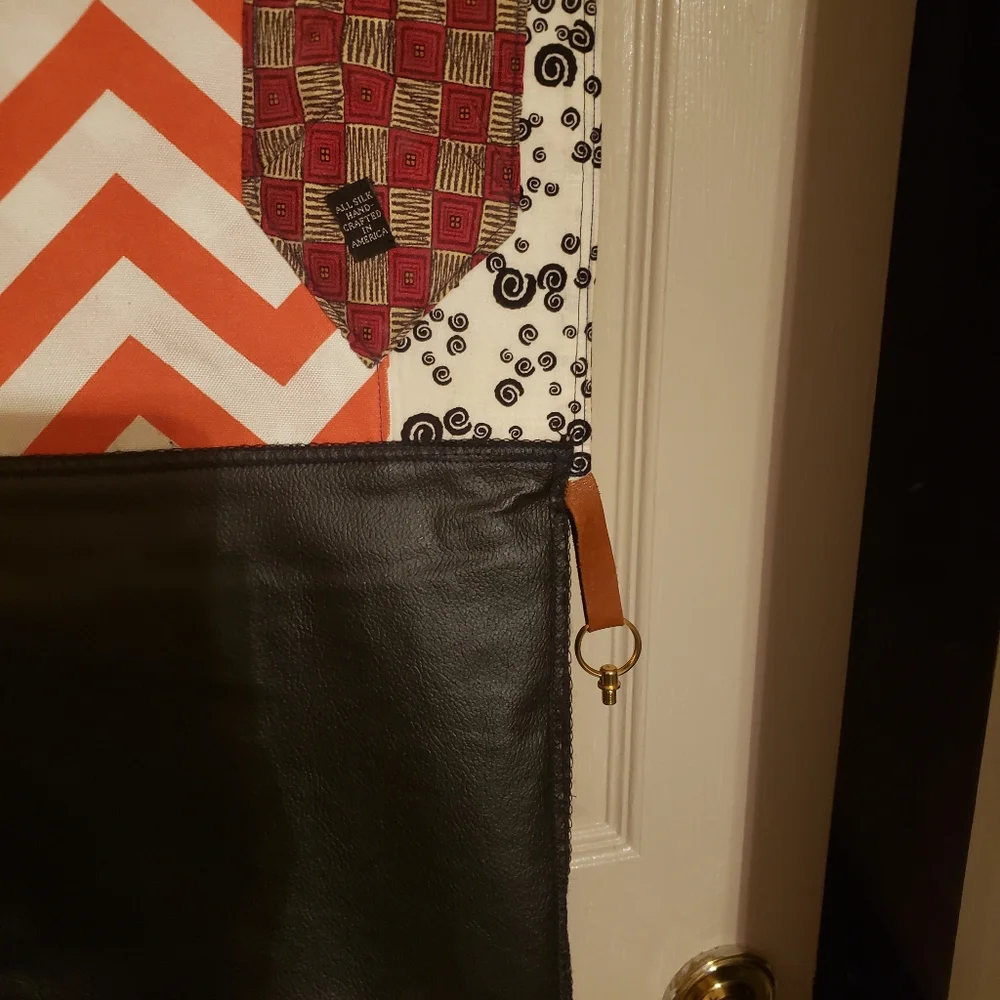 👛 Custom-made ladies' versatile handbag.